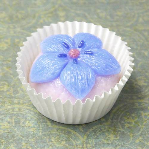 Click to view detail for HG-181 Flower Ball-Strawberry/Berry Blue $50